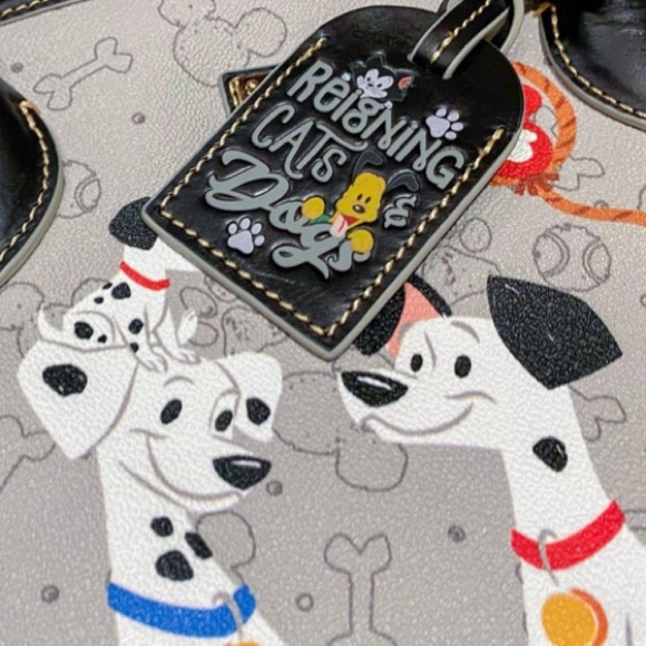 Disney Dooney and Bourke I Love My Disney Dog Tote - Picture 2 of 7